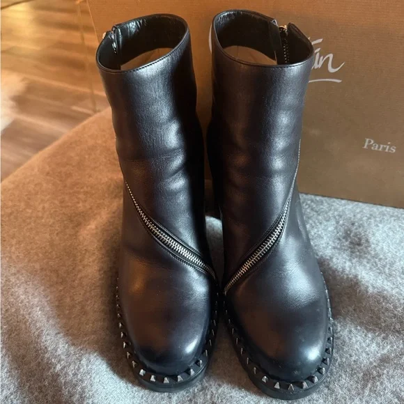 Christian Louboutin Birgitta Lug 70 Calf Black Ankle Boots with Silver Zippers - Picture 3 of 10